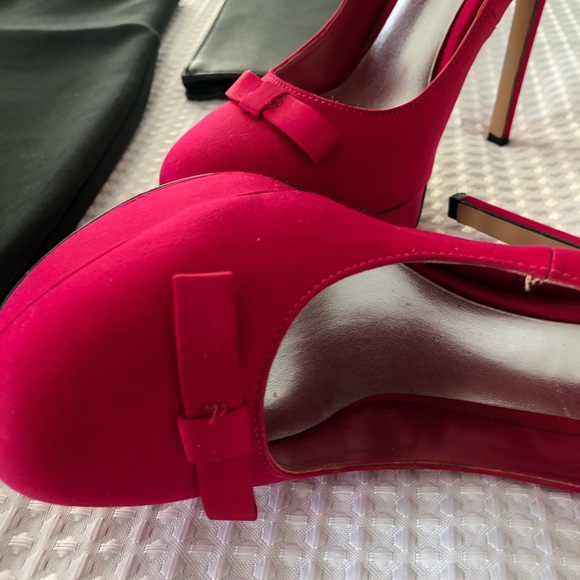 Fuchsia Velvet Pumps - Picture 4 of 8